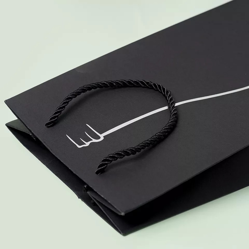 Recycled Kraft Black Paper Carrier Bags Customized Patone Color