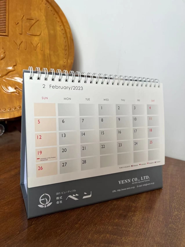 PMS Color UV Varnish Paper Desk Calendar Paper IIIustrator 128gsm